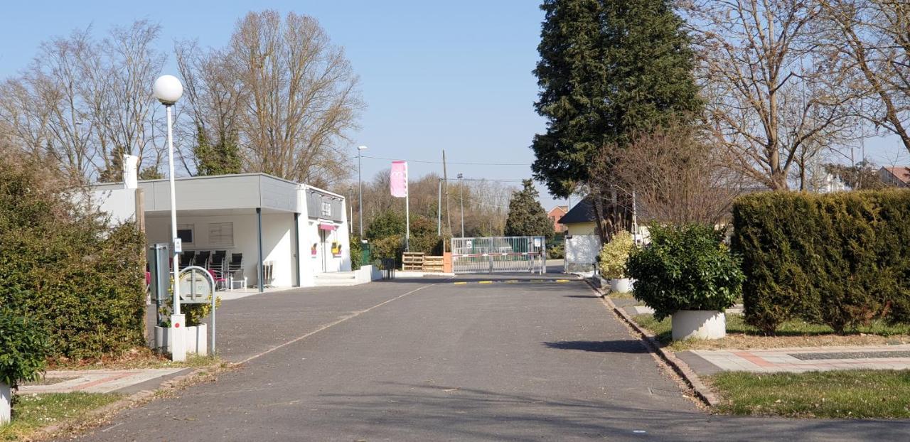 Camping De L'Ill Mulhouse Exteriör bild